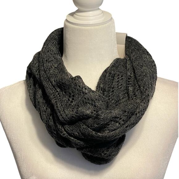 Minicci Women's Gray and Metallic Silver Threaded Infinity Scarf NWT - Picture 2 of 9
